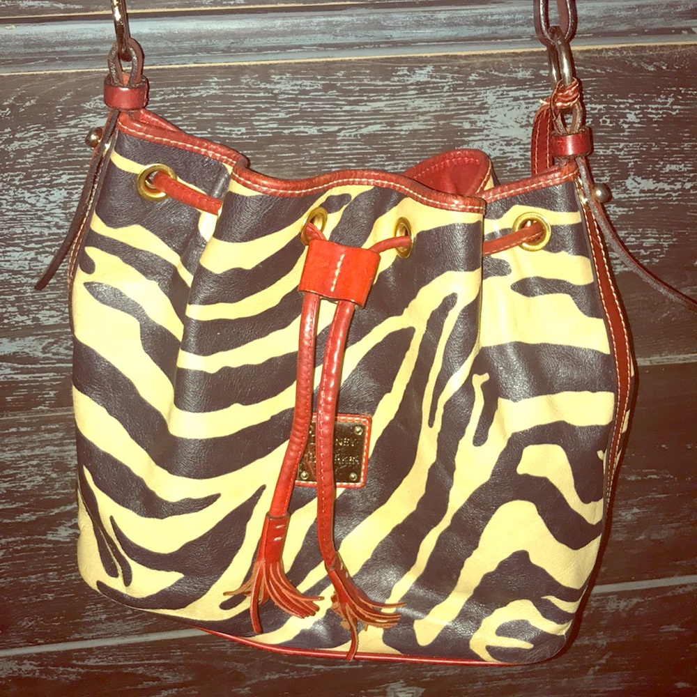 🌹Dooney and Bourke drawstring handbag🌹